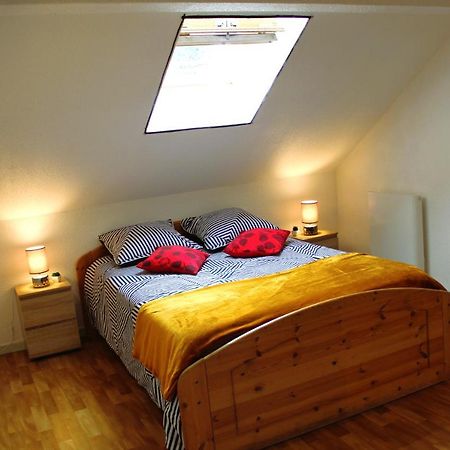 Charmant Appart Sous Toits Proche Chateau Des Ducs Chambéry Eksteriør billede